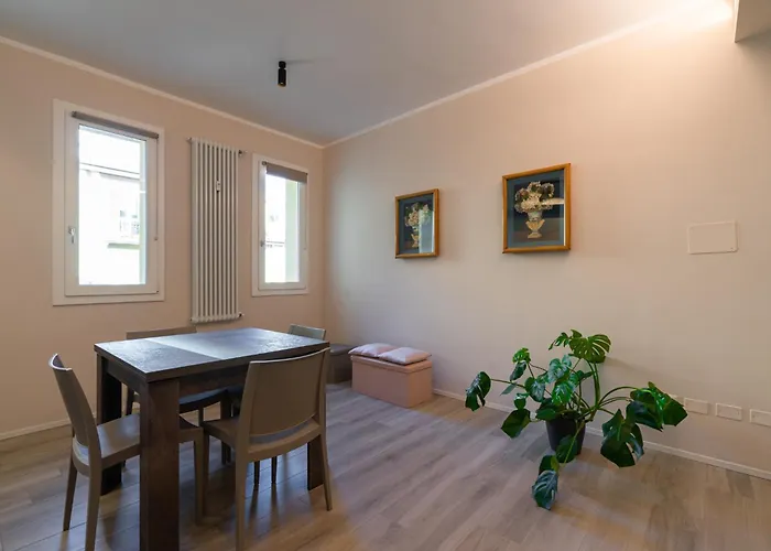 Palazzo Marsili Harmony 아파트 *